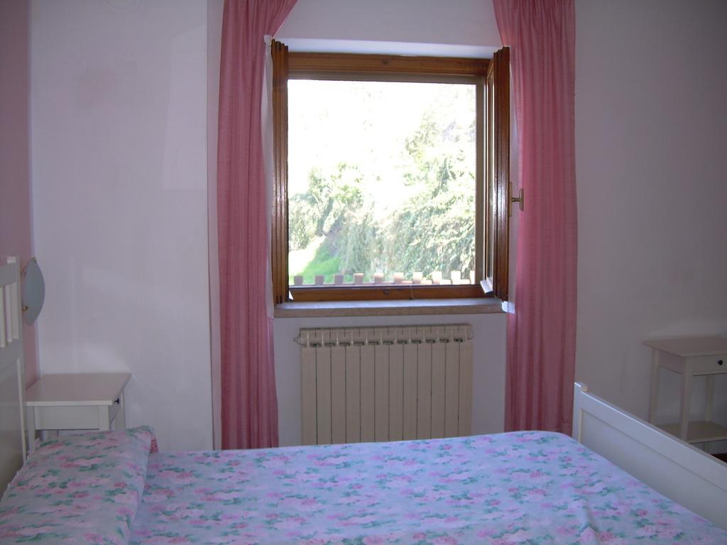 Casa Mary Apartment Brenzone sul Garda Cameră foto